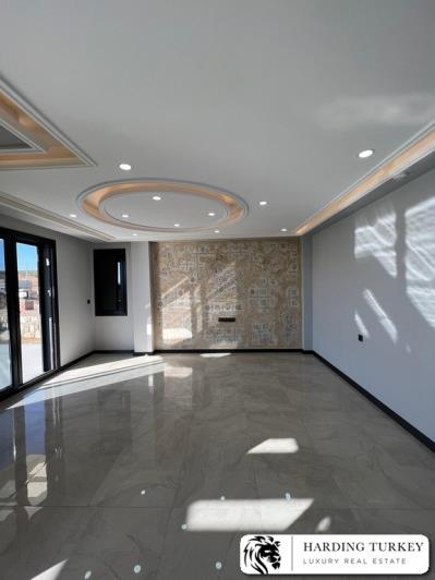 Image No.15-5 Bed Villa / Detached for sale