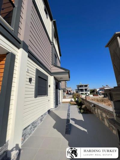 Image No.27-5 Bed Villa / Detached for sale