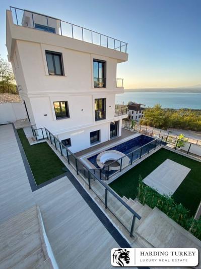 Image No.3-4 Bed Villa / Detached for sale