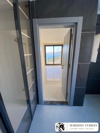 Image No.15-4 Bed Villa / Detached for sale