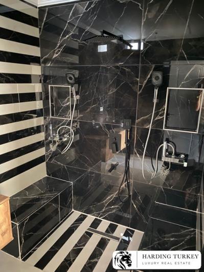 Image No.26-4 Bed Villa / Detached for sale