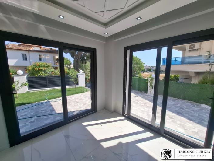 Image No.13-3 Bed Semi-Detached for sale