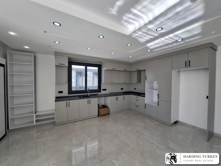 Image No.8-3 Bed Semi-Detached for sale