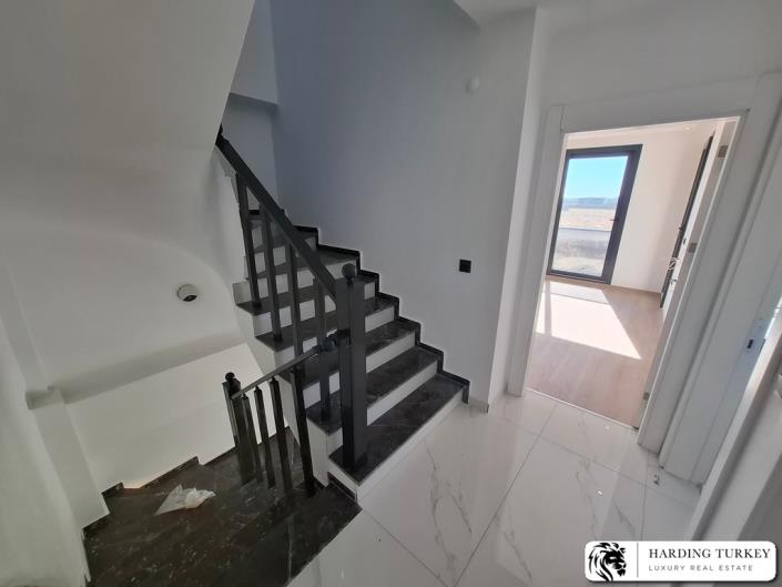 Image No.12-3 Bed Semi-Detached for sale