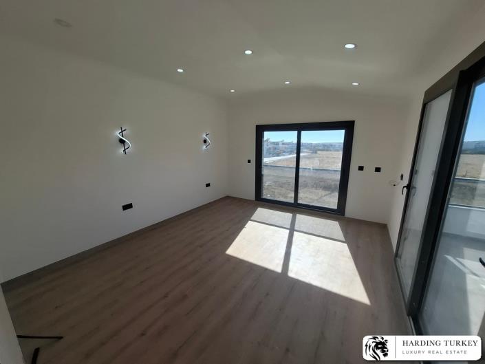 Image No.20-3 Bed Semi-Detached for sale