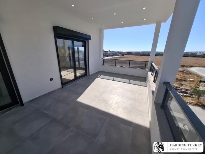 Image No.23-3 Bed Semi-Detached for sale