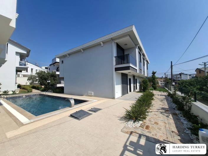 Image No.8-3 Bed Semi-Detached for sale