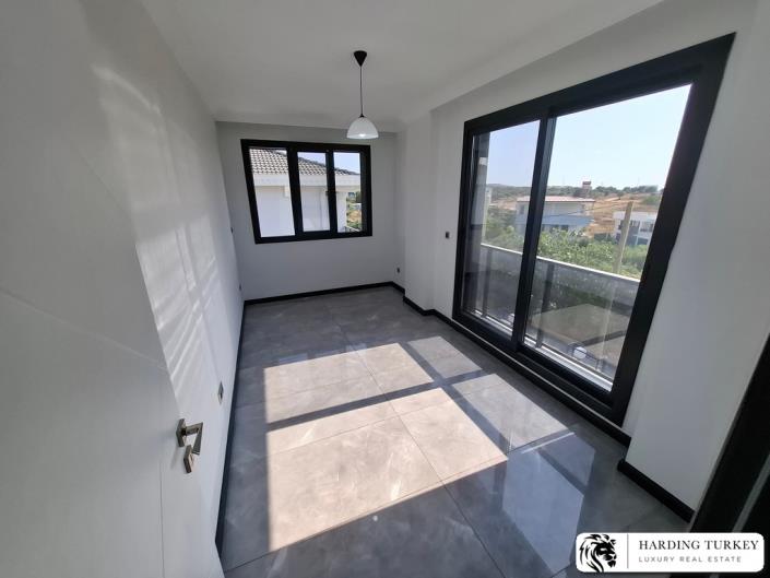 Image No.22-3 Bed Semi-Detached for sale