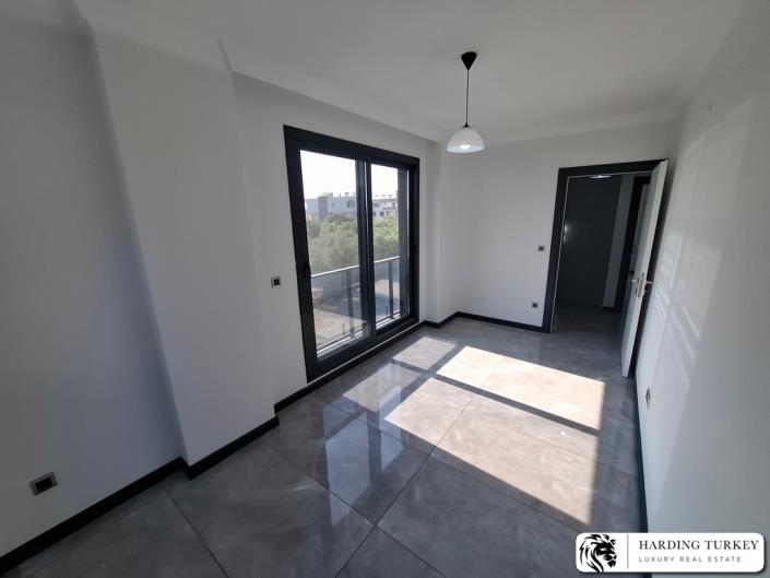 Image No.23-3 Bed Semi-Detached for sale