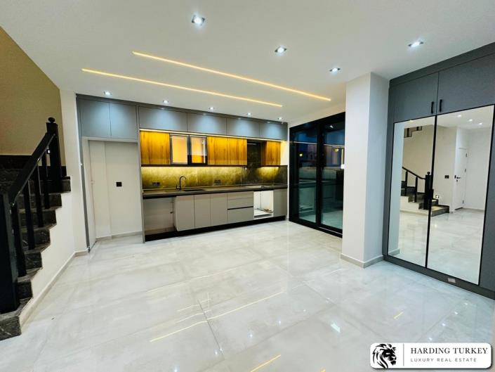 Image No.24-3 Bed Semi-Detached for sale