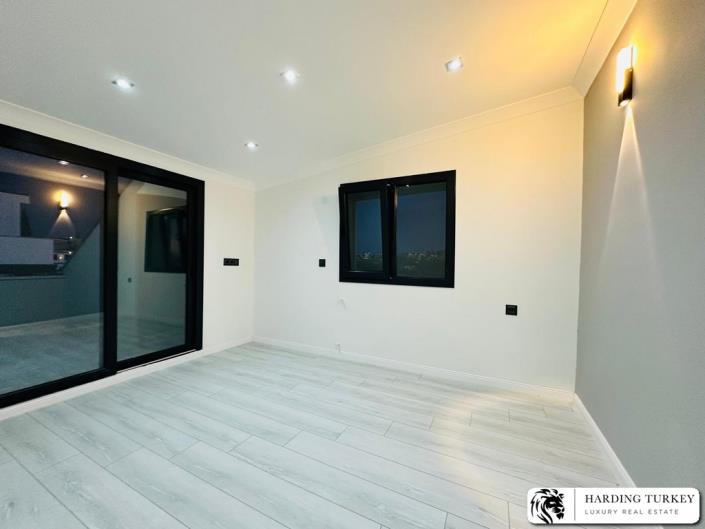 Image No.48-3 Bed Semi-Detached for sale