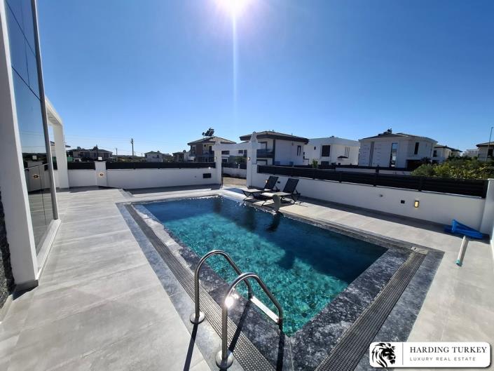 Image No.3-4 Bed Villa / Detached for sale