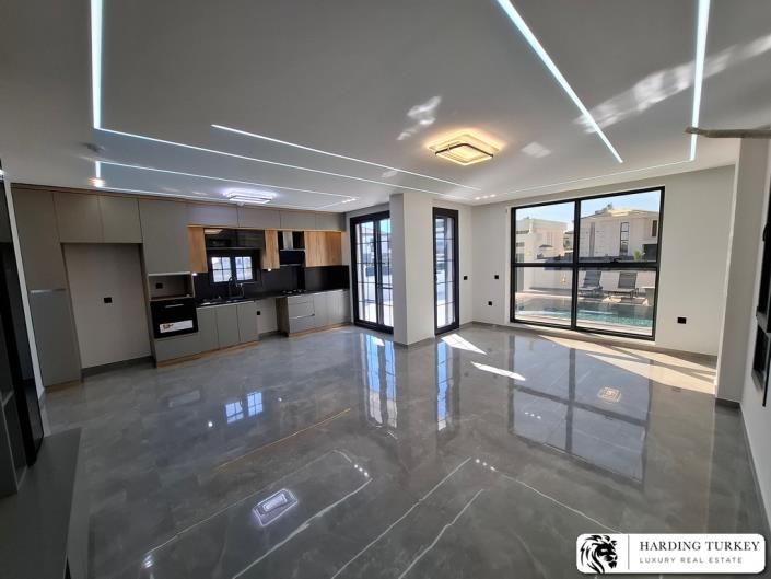 Image No.12-4 Bed Villa / Detached for sale