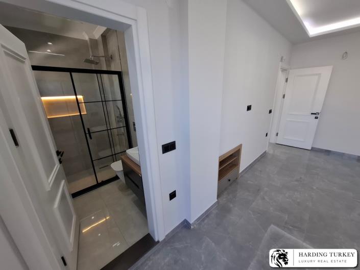 Image No.18-4 Bed Villa / Detached for sale