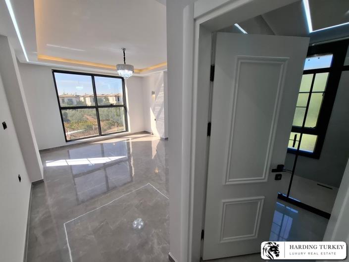 Image No.24-4 Bed Villa / Detached for sale