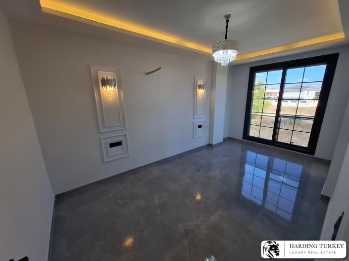 Image No.29-4 Bed Villa / Detached for sale