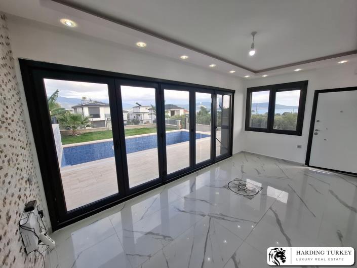 Image No.9-3 Bed Semi-Detached for sale