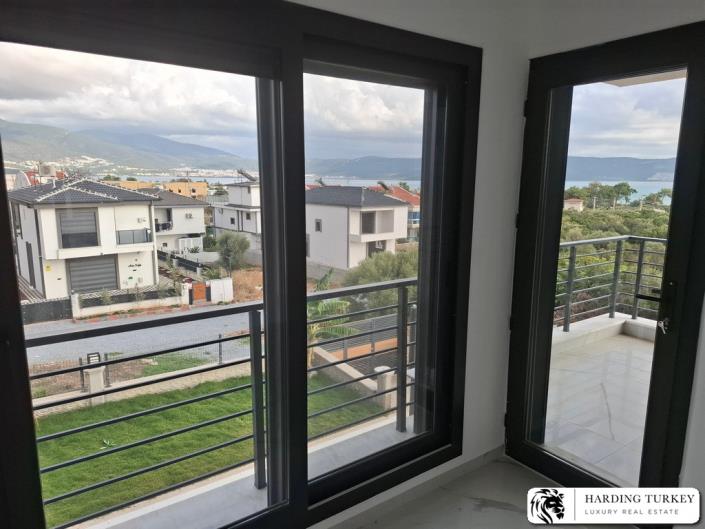 Image No.18-3 Bed Semi-Detached for sale