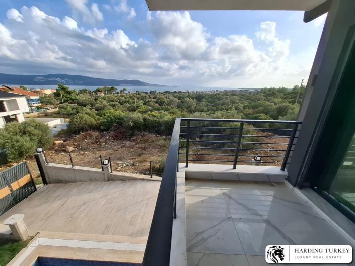 Image No.30-3 Bed Semi-Detached for sale