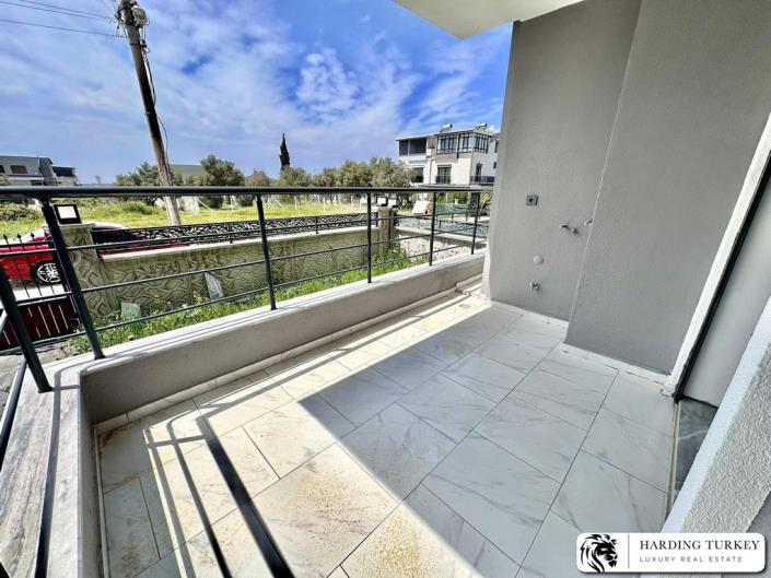 Image No.8-3 Bed Semi-Detached for sale