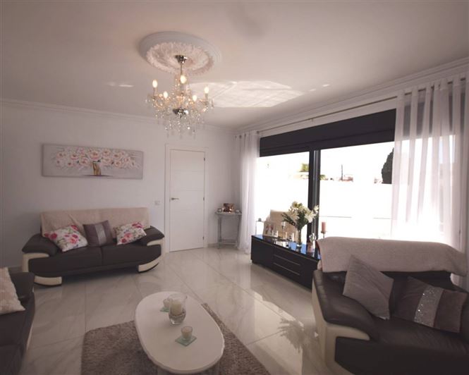 Image No.18-3 Bed Villa for sale