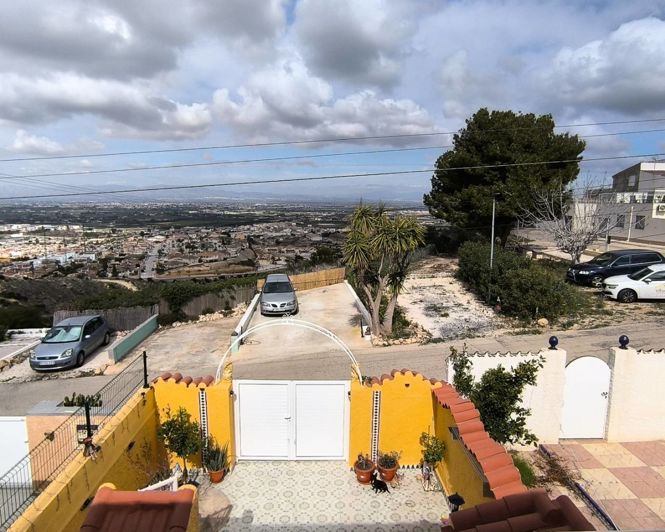 Image No.22-3 Bed Townhouse for sale