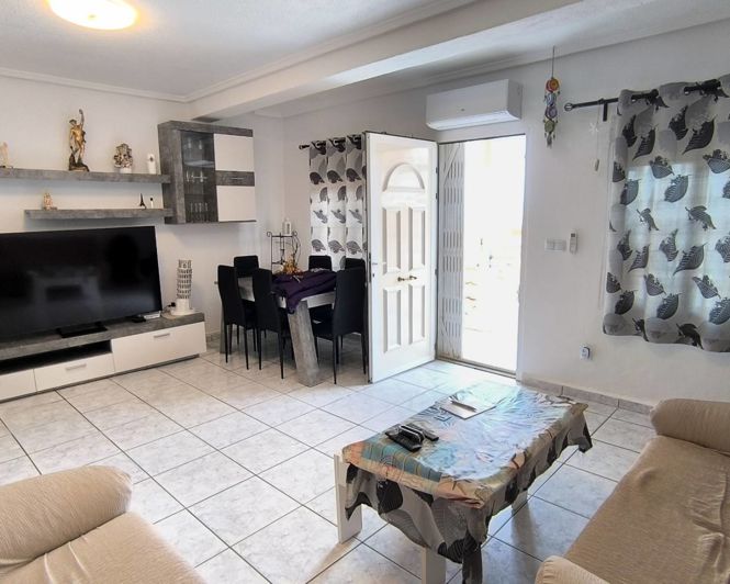 Image No.6-3 Bed Townhouse for sale