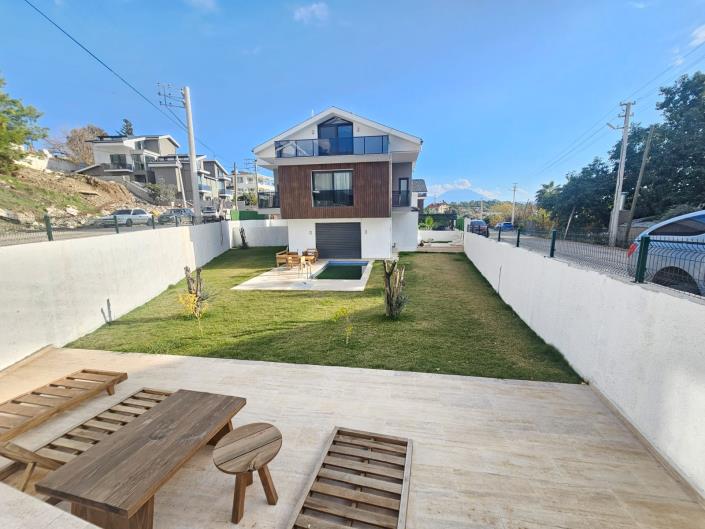 Image No.4-4 Bed Villa for sale