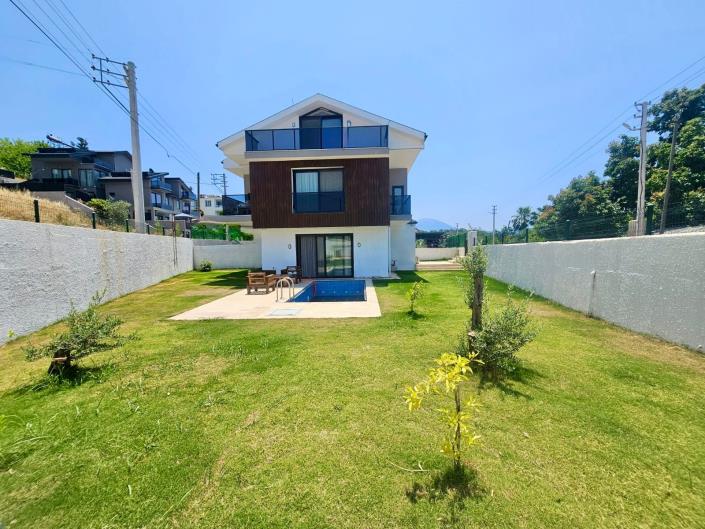 Image No.2-4 Bed Villa for sale