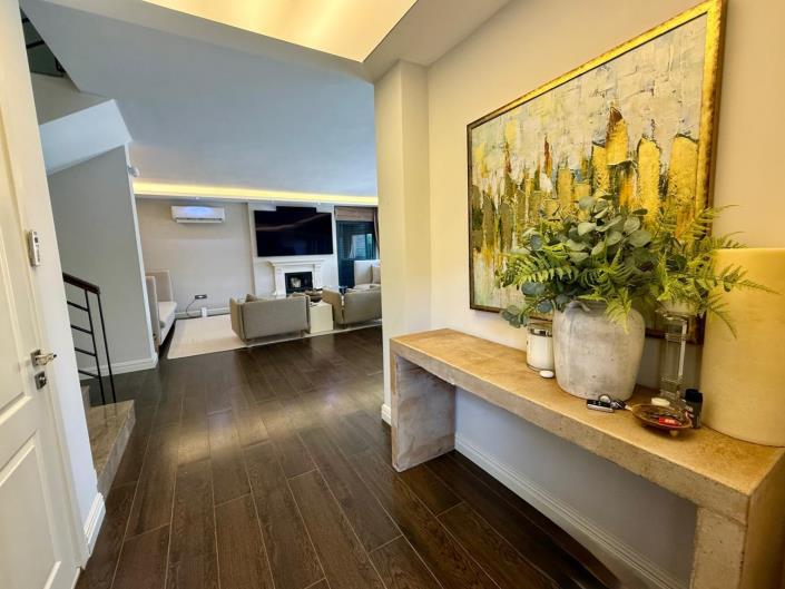 Image No.5-5 Bed Villa for sale