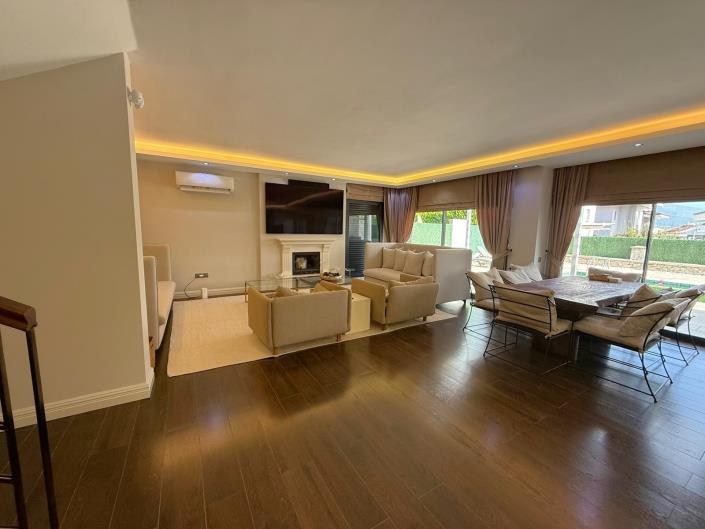 Image No.14-5 Bed Villa for sale