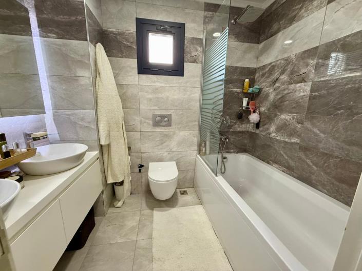 Image No.39-5 Bed Villa for sale