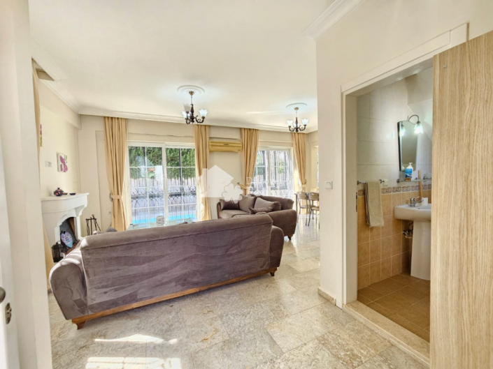 Image No.10-3 Bed Villa for sale