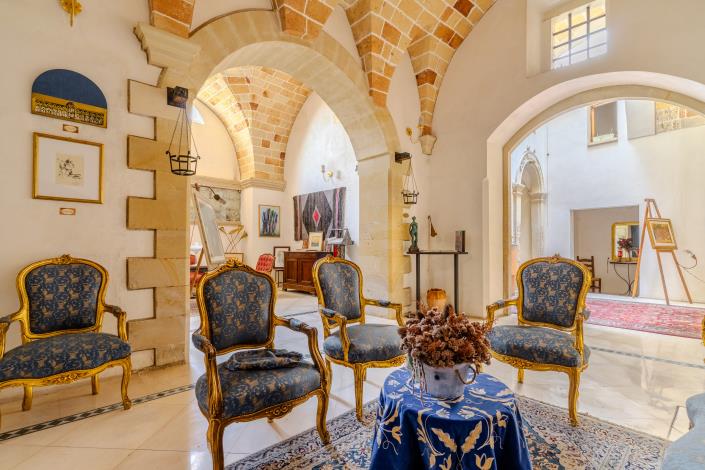 Image No.4-7 Bed Hotel for sale