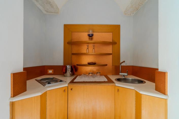 Image No.20-7 Bed Hotel for sale