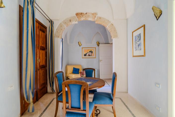 Image No.21-7 Bed Hotel for sale