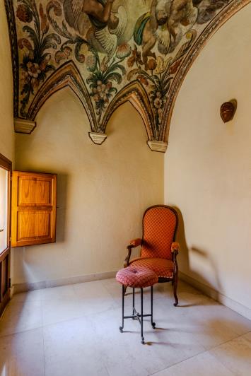 Image No.24-7 Bed Hotel for sale