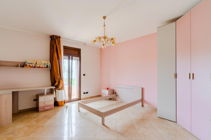 Image No.9-4 Bed Villa for sale