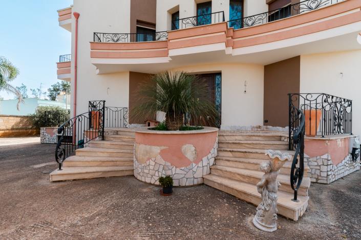 Image No.54-4 Bed Villa for sale