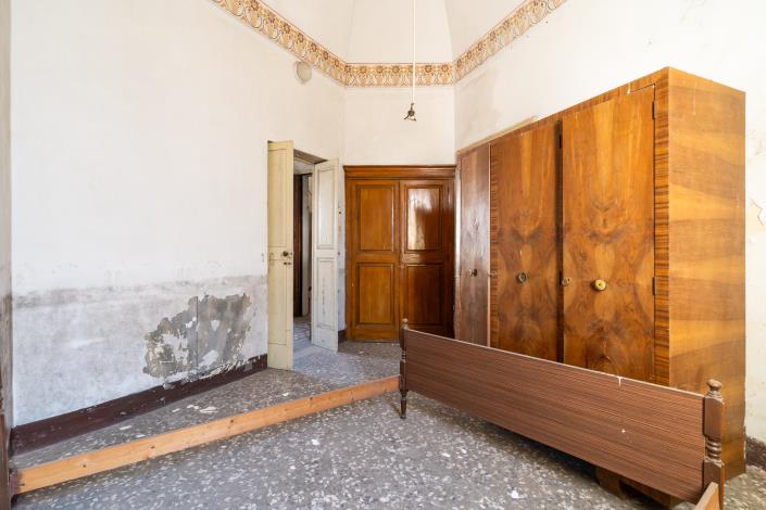 Image No.17-2 Bed Townhouse for sale