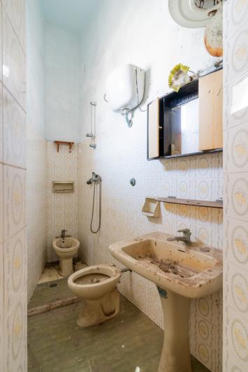 Image No.19-2 Bed Townhouse for sale