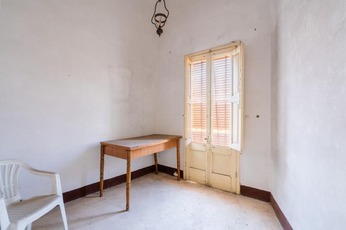 Image No.23-2 Bed Townhouse for sale