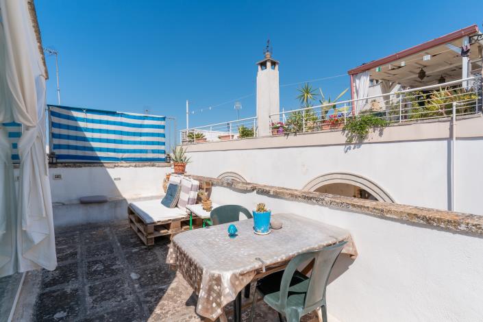 Image No.6-2 Bed Townhouse for sale