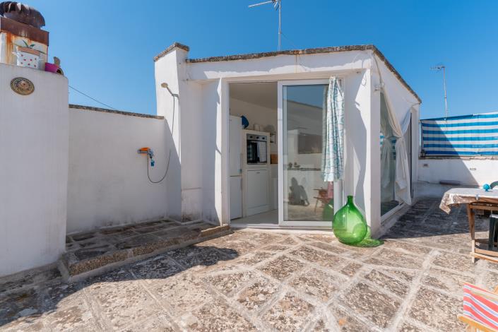 Image No.8-2 Bed Townhouse for sale