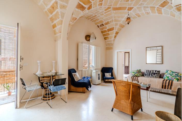 Image No.13-2 Bed Townhouse for sale