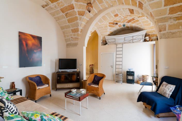 Image No.16-2 Bed Townhouse for sale