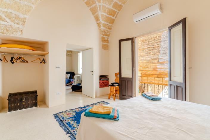 Image No.20-2 Bed Townhouse for sale