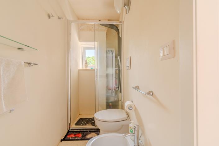 Image No.25-2 Bed Townhouse for sale