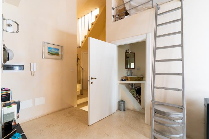 Image No.24-2 Bed Townhouse for sale