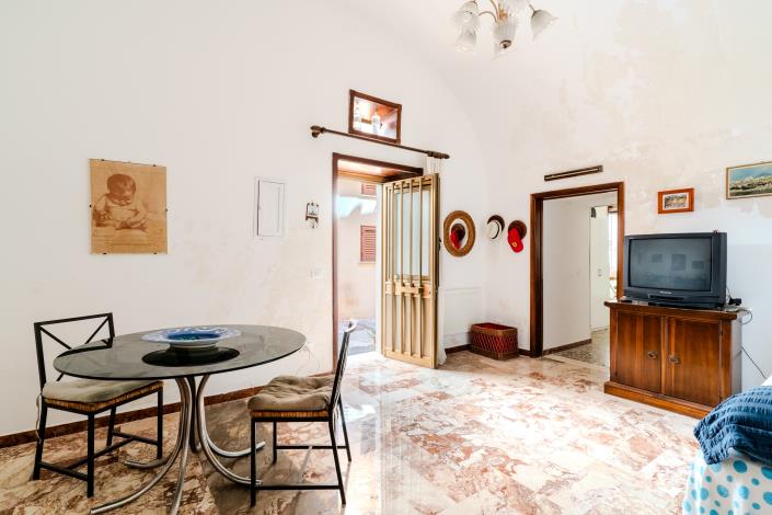 Image No.27-2 Bed Townhouse for sale